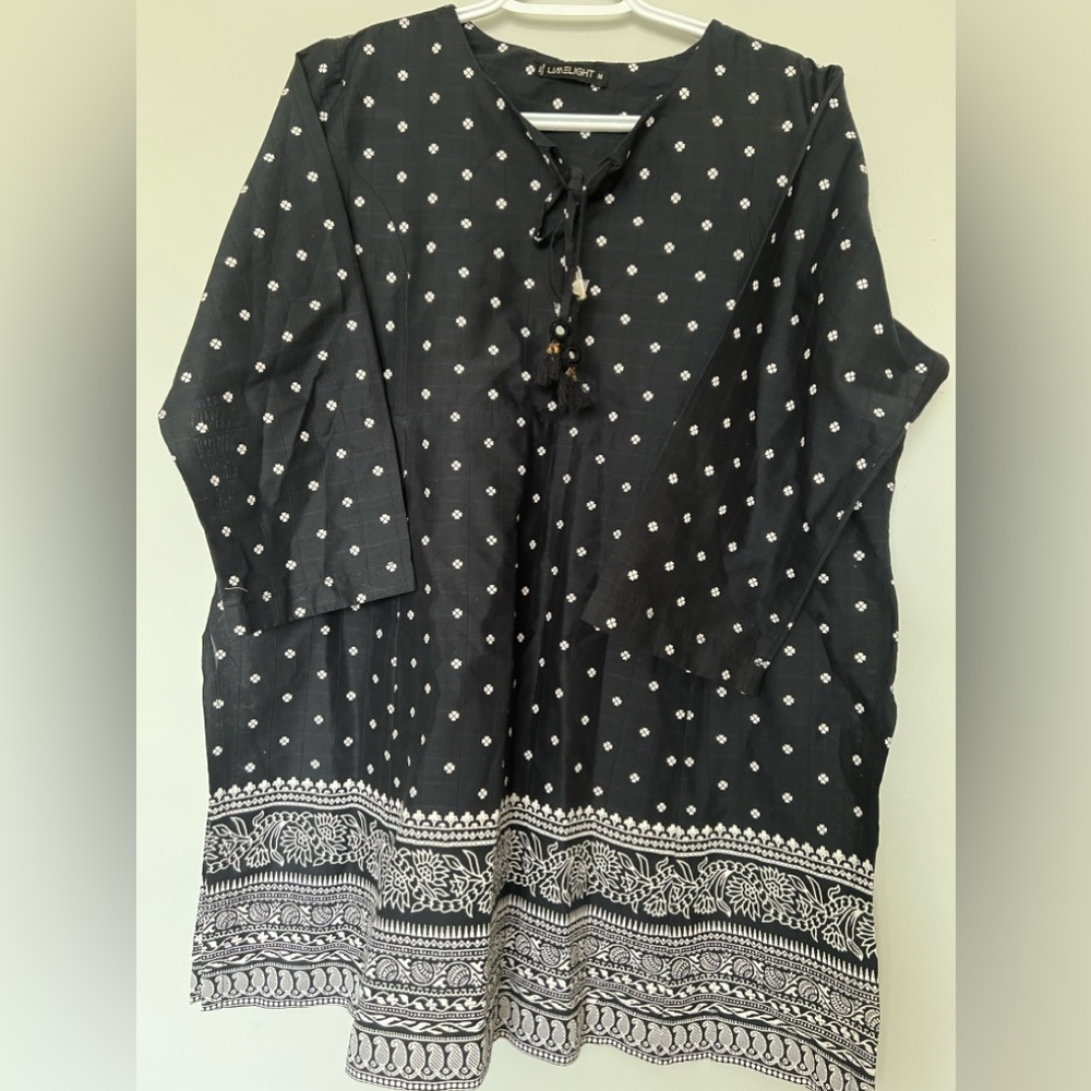 LIMELIGHT Medium size 100% cotton black long top